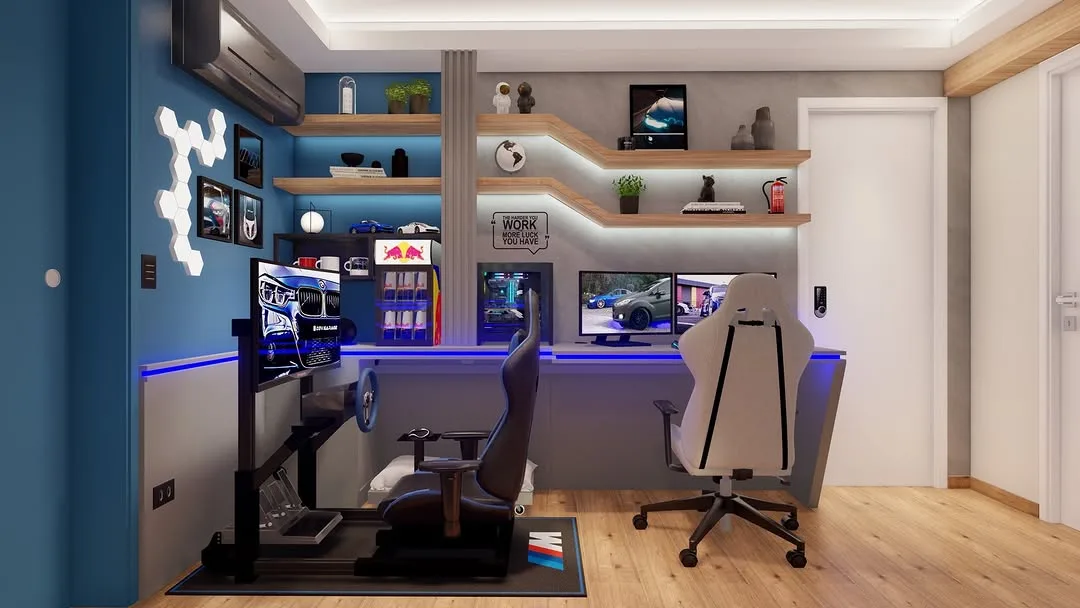 Vista geral do quarto gamer com marcenaria clara e luz azul embutida